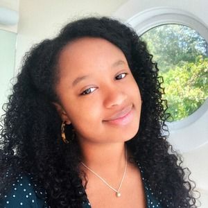 Meet your Posher, Laila